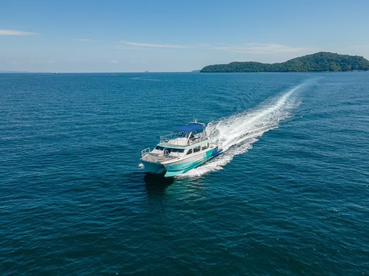Day Trip Racha Island + Coral Island By Catamaran (Blue Whale 蓝鲸号)