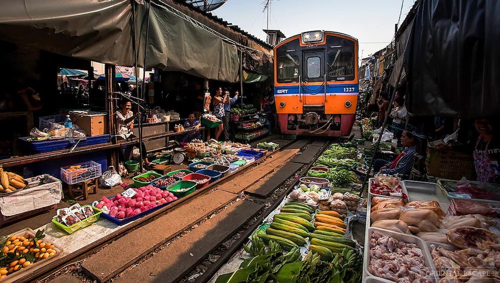 Join Tour Amphawa weekend market+ fireflies (Meeting Point at McDonald's on the 1st floor of Robinson Department Store Near Asok Station)
