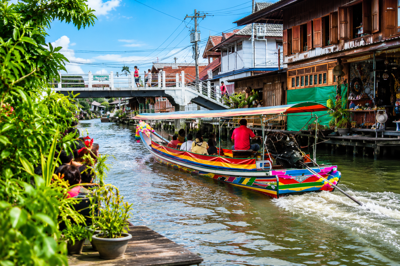 Private tour Bangkok: Private Golden Buddha, Temples & Canal Communities include private transfer