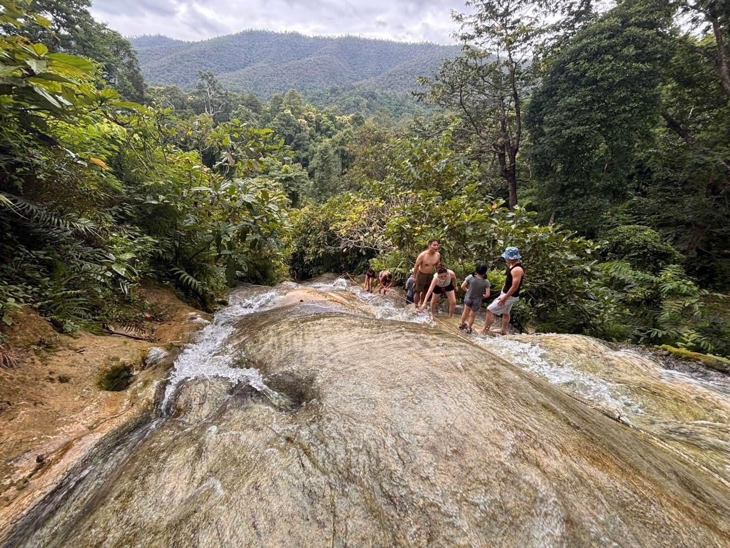 Join Tour Sticky Waterfall and Dantewada Cafe Half Day or Full Day Trip from Chiang Mai