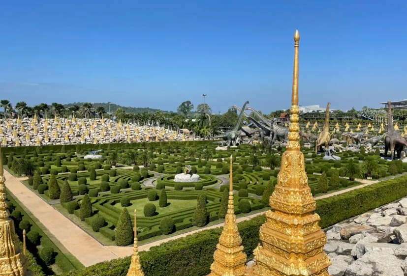 Bangkok Nong Nooch & Sanctuary of Truth Full-Day City Highlights Tour