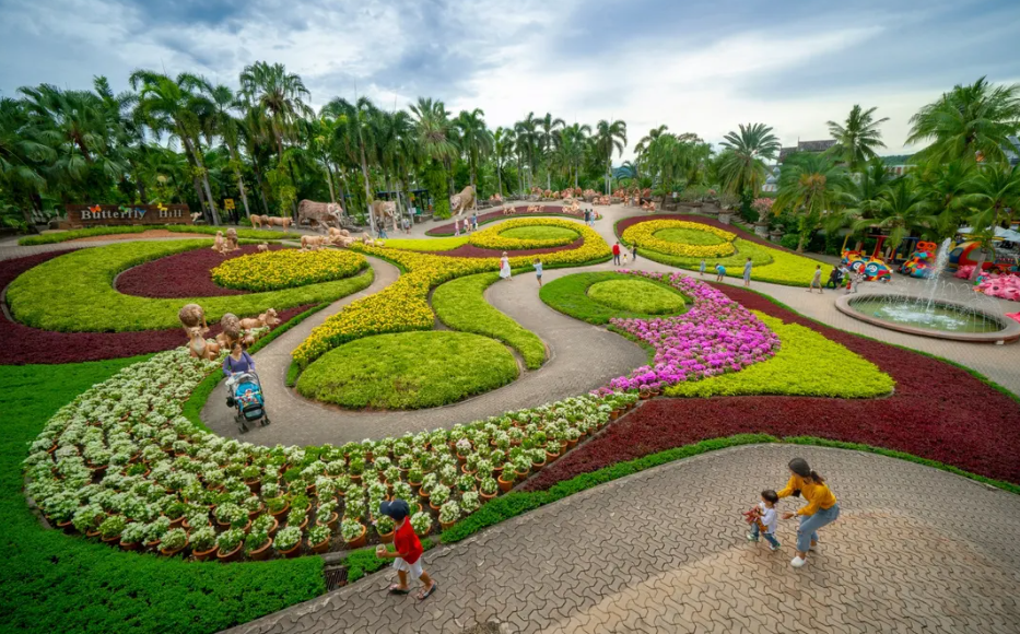 Bangkok Nong Nooch & Sanctuary of Truth Full-Day City Highlights Tour