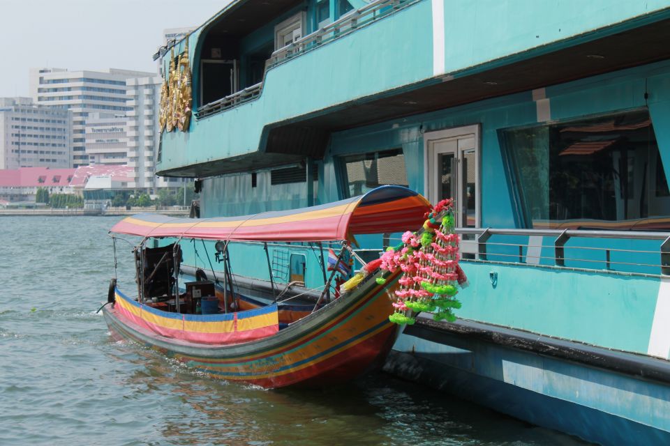 Best Of Bangkok Tour : Grand Palace ,Wat Pho, Wat Arun, Lunch with English Guide