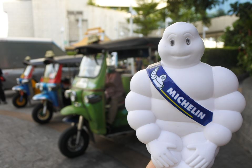 Bangkok: Michelin Guide Street Food Tour by Tuk Tuk with English Guide