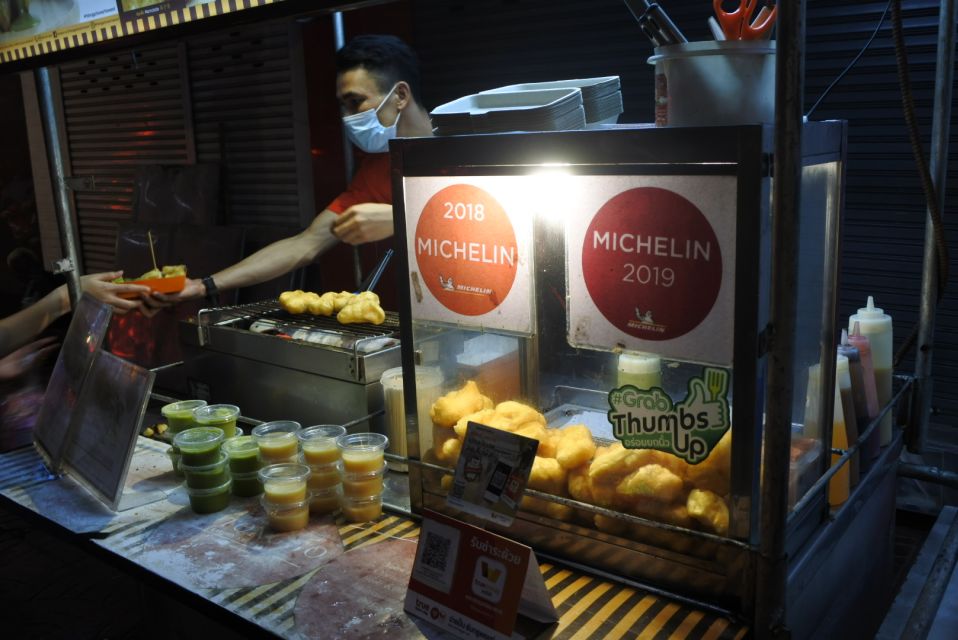 Bangkok: Michelin Guide Street Food Tour by Tuk Tuk with English Guide