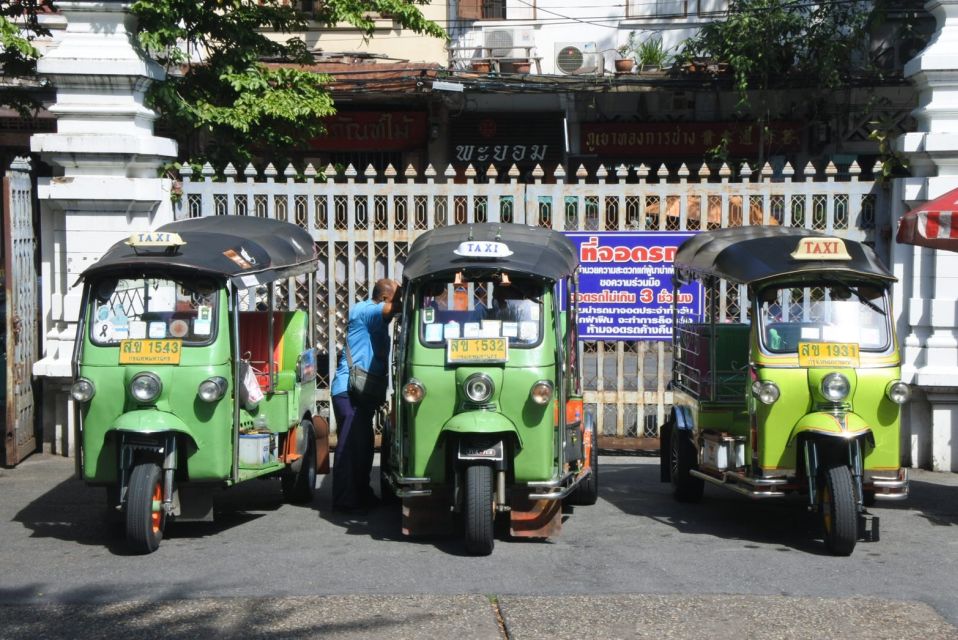 Bangkok: Michelin Guide Street Food Tour by Tuk Tuk with English Guide