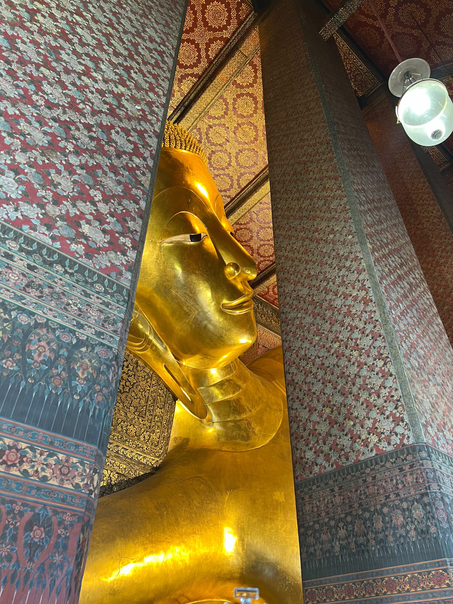 Join Tour Visit Wat Pho and Wat Arun with Local Expert :Meet up point Bus stop opposite the Elefin Café on Maharat Road