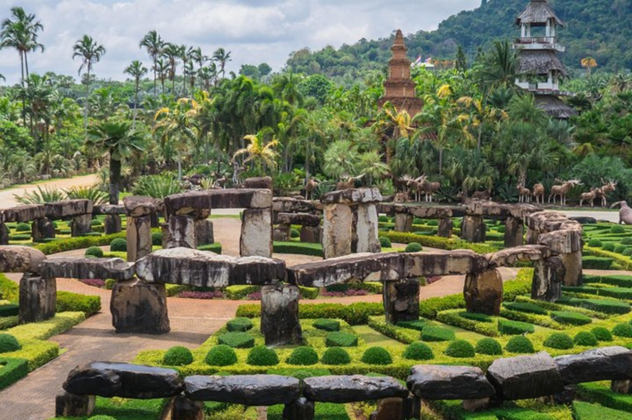 Nong Nooch Village