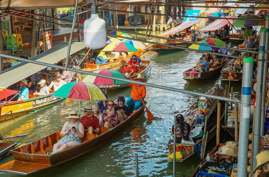 Join Tour Floating Market + Meklong Bus Tour (Meeting Point at Asok Terminal 21 or Robinson Department, BTS Asoke)