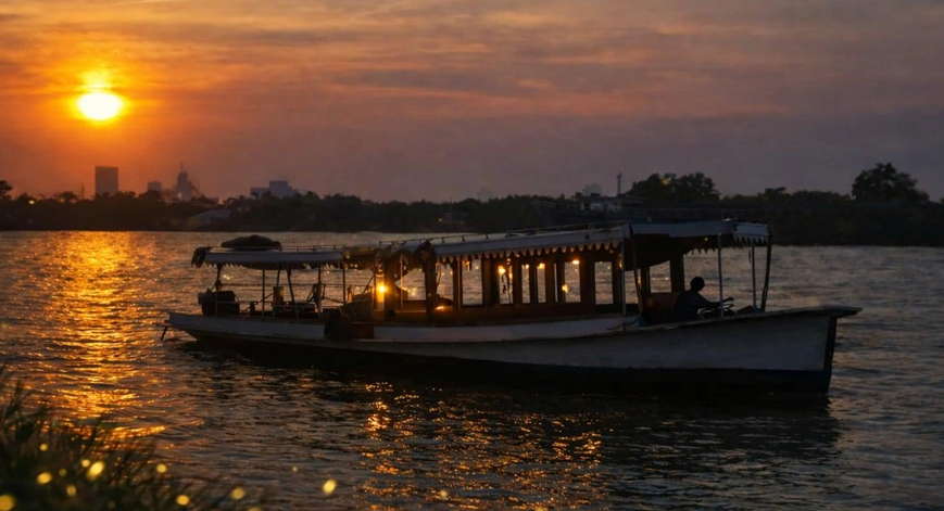 Join Tour Bangkok: Firefly Boat with Large Boat (Meeting Point at Exit 4 of MRT Queen Sirikit Station)