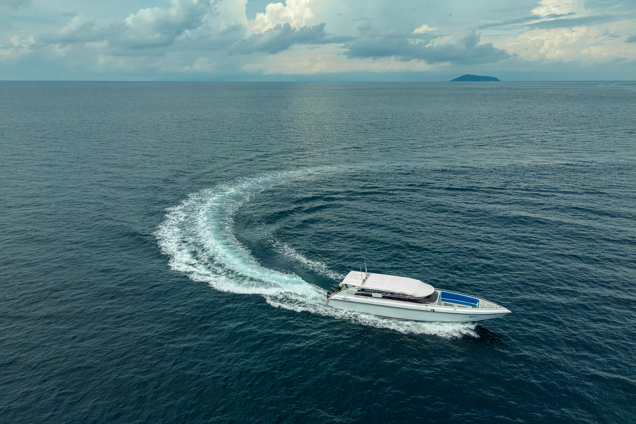 Day Trip Racha Island + Coral Island By Speedboat (皇帝岛+珊瑚岛一日游 - 白金、合金快艇)