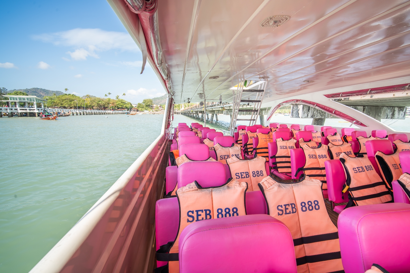 Day Trip Racha Island + Coral Island By Catamaran (皇帝岛+珊瑚岛一日游 - Barbie 粉色芭比号)